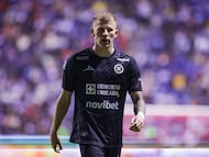 Mateusz Bogusz of Cruz Azul during the 15th round match between Puebla and Cruz Azul as part of the Liga BBVA MX, Torneo Apertura 2025 at Cuauhtemoc Stadium, on October 31, 2025 in Puebla, Mexico.
