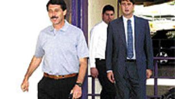 <b>PREOCUPADO</B>. El presidente Carlos Suárez se mostró preocupado por la situación, pero confía en Moré.