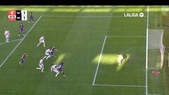 El penalti no pitado al Barça en el descuento que para Iturralde es “claro y de VAR”