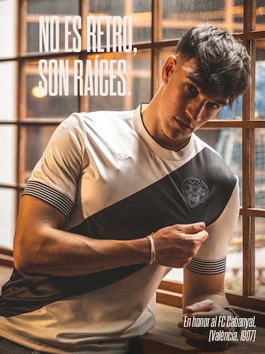 The shirt is inspired by the origins of Levante UD, founded in 1907 under the name Fútbol Club Cabanyal, a formative period that shaped the club’s first footballing identity. This tribute highlights its historical roots and the legacy that gave rise to the present-day institution.

The design brings back characteristic elements of that era, such as the black diagonal sash over an off-white base and the monochrome crest, reinterpreted with a modern touch to strengthen the link between past and present.
