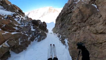 Adrià Millan en POV esquiando una canal en Las Leñas (Argentina)