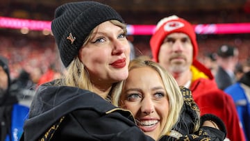 KANSAS CITY, MISSOURI - JANUARY 26: (L-R) Taylor Swift hugs Brittany Mahomes after the Kansas City Chiefs defeated the Buffalo Bills 32-29 in the AFC Championship Game at GEHA Field at Arrowhead Stadium on January 26, 2025 in Kansas City, Missouri. David Eulitt/Getty Images/AFP (Photo by David Eulitt / GETTY IMAGES NORTH AMERICA / Getty Images via AFP)