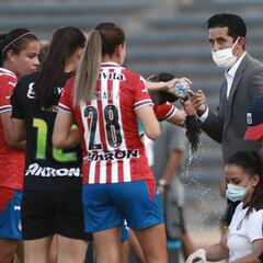 Chore Mejía respalda a Licha Cervantes, tras fallar penal con Chivas
