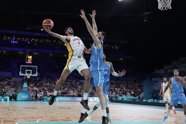 Aprobados y suspensos de la Selecci車n: memorable Aldama y decisivo Llull