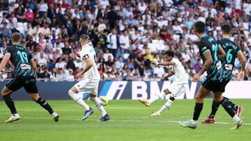 Recogió Rodrygo un balón en la frontal y no se lo pensó dos veces. Zapatazo que se coló por la mismísima escuadra, imparable para Fernando.