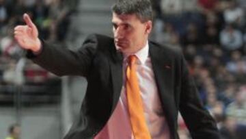 Perasovic, durante un partido del Valencia Basket.