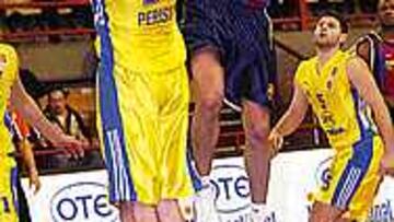 <B>EN EL PUNTO DE MIRA.</b> La NBA sigue de cerca el progreso de Navarro.