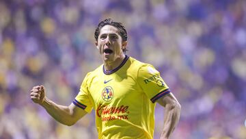 Alan Cervantes celebrates his goal 2-1 of America during the 16th round match between America and Pachuca as part of the Liga BBVA MX, Torneo Apertura 2024 at Cuauhtemoc Stadium on November 06, 2024 in Puebla, Mexico.