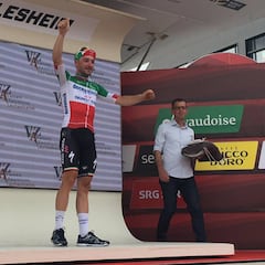 Viviani, el más rápido el día que Thomas sufre una dura caída