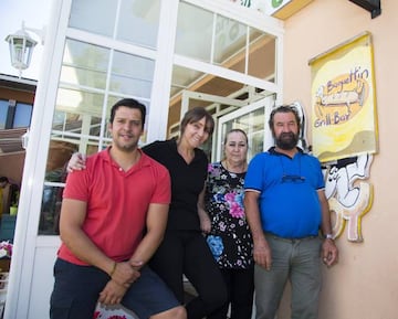 Richi, Silvia, Conchi y Agustín, en el Baguettin de Los Ángeles de San Rafael.