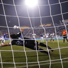 Católica celebra en su cumpleaños y saca de carrera a O'Higgins