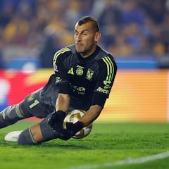 Nahuel Guzmán, a la altura de un histórico mexicano