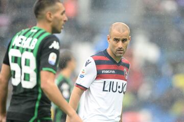 After passing through Genoa and Inter Milan Palacio joined Genoa, where he has hit five goals in 33 games.