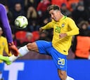 Firmino y Gabriel Jesus salvan a Brasil del fiasco en Praga