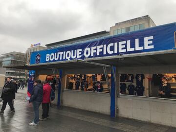 Tienda de la selección de Francia en el Stade de France