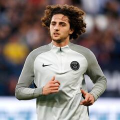 Rabiot, apartado del PSG por salir de fiesta tras caer en Champions