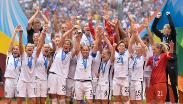La selección femenil de los Estados Unidos se consagró campeona del mundo en Canadá 2015, tras vencer a Japón en la gran final.