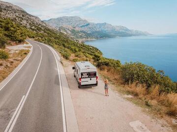 Carretera (camper) y manta.