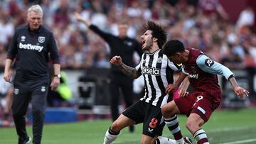 Edson Álvarez cometió un error en el West Ham vs Newcastle