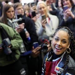 Watch Alicia Keys perform at a train station in London