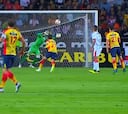 El golazo de larga distancia de Vegas en la Copa México