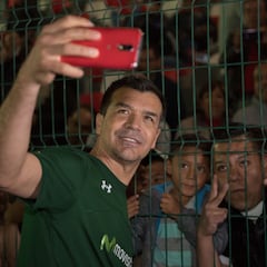 El comentarista Álvaro Morales minimiza trayectoria goleadora de Jared Borgetti