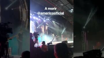 A pura cumbia: así disfrutó 'Pajarito' Valdés el concierto de Américo