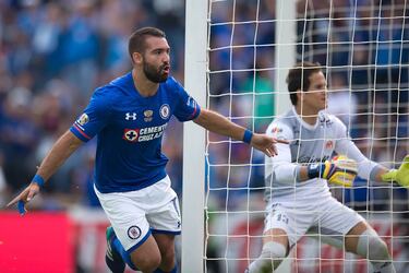 El atacante uruguayo podría tener los minutos contados con la escuadra celeste. Su rendimiento no ha sido óptimo y sus probabilidades de salir del plantel son amplias.