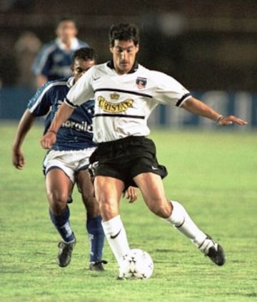 Mario Salas disputó 89 partidos con la camiseta de Colo Colo, entre 1996 y 1998, con 59 triunfos, 15 empates y 15 derrotas. Rendimiento: 71,91%.
