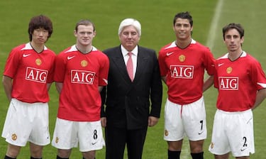 Neville: "Machacaron a Cristiano dos años y se hizo un hombre"