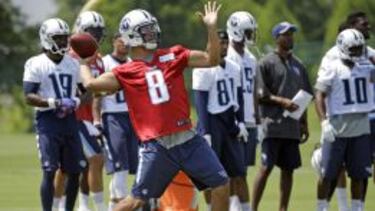 Marcus Mariota en los entrenamientos de la pasada semana con los Tennessee titans.