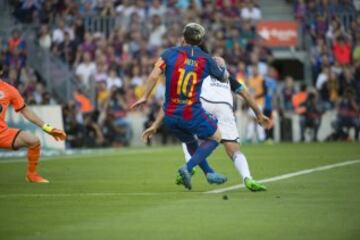 Leo Messi marca el 4-0.