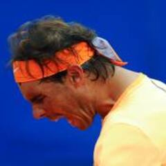 Rafa Nadal ruge y se venga de Fabio Fognini en Barcelona