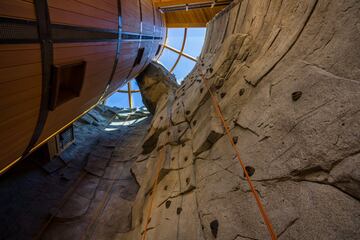 Y para los amantes de la escalada, este lugar cuenta con un gran y elaborado rocódromo dentro de una gran zona recreativa -que cuenta hasta con un lago- para que nunca dejes de practicar. Con todo el equipamiento posible, esta pared de escalada tiene un b