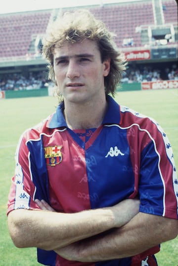 Defendió los colores del Barcelona desde 1991 a 1994.