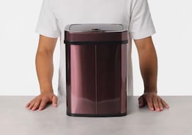 Adiós al cubo de basura ‘de toda la vida’: Amazon tiene un invento del futuro moderno y elegante