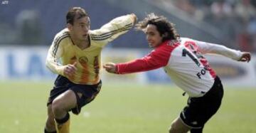 El volante, ya retirado, marc&oacute; en Champions tras su paso por el Feyernoord de Holanda.