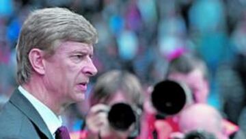 <b>EL BLANCO DE TODAS LAS MIRADAS. </b>Arsène Wenger está centrando la atención de los accionistas del Arsenal y del precandidato Florentino Pérez.