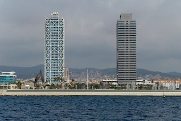 Hotel Arts: 44 plantas. Inaugurado en 1992. Uso de hotel.
Torre Mapfre: 40 plantas. Inaugurado en 1992. Uso de ficinas.