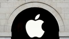FILE PHOTO: Apple logo is seen on the Apple store at The Marche Saint Germain in Paris, France July 15, 2020.  REUTERS/Gonzalo Fuentes/File Photo