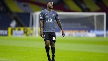 Renato Ibarra durante un partido contra el América
