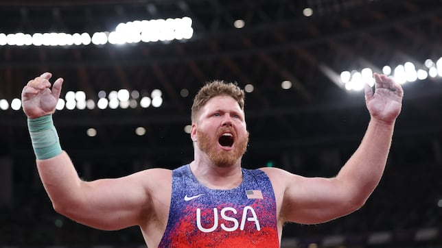 El gigante reina en el peso mundial