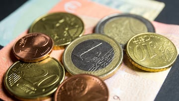 POLAND - 2020/01/03: In this photo illustration euro coins are seen displayed. (Photo Illustration by Karol Serewis/SOPA Images/LightRocket via Getty Images)