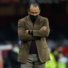 Juan Reynoso festeja 50 partidos como técnico del Cruz Azul