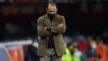 Juan Reynoso festeja 50 partidos como técnico del Cruz Azul