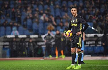 Benzema equals Hugo Sánchez record