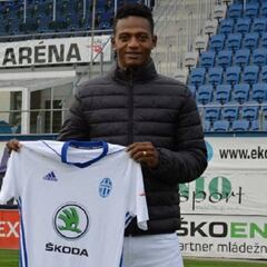 Anderson Arroyo deja Liverpool y ficha por el Boleslav