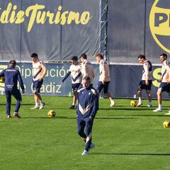 Gaizka Garitano: “No podemos tener muchos futbolistas en el campo que trabajen poco en defensa”