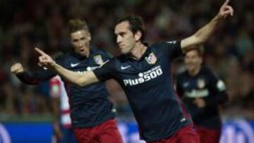 Godín celebra el 0-1.