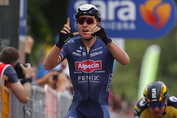 Victoria de Tim Merlier en la segunda etapa del Giro de Italia 